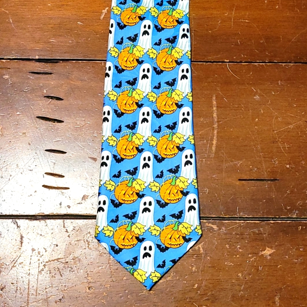 Halloween Ghosts Bats Jack-O-Lantern Tie - Picture 2 of 3